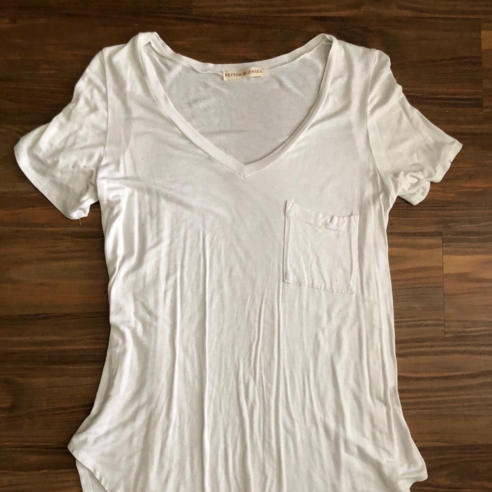 Peyton Jensen oversized white T-shirt